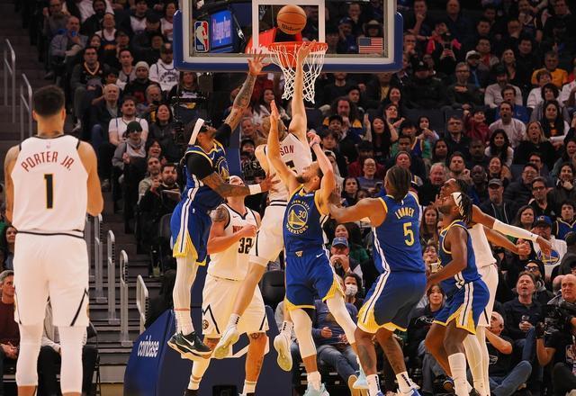 包含美洲豪门球队争夺篮球巅峰,火药味十足的词条 包含美洲豪门球队争夺篮球巅峰,火药味十足的词条