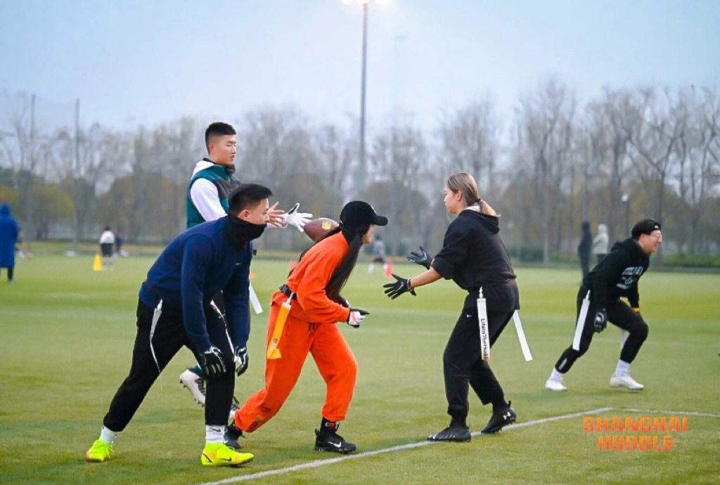 九游体育-铁血防守线限制对手攻击，稳操胜券的简单介绍