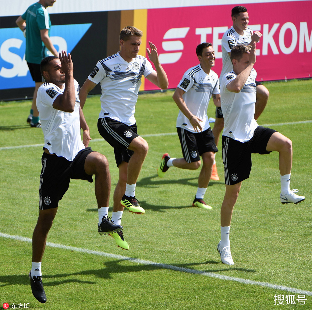 包含德国队积极备战，教练组调整战术布局的词条