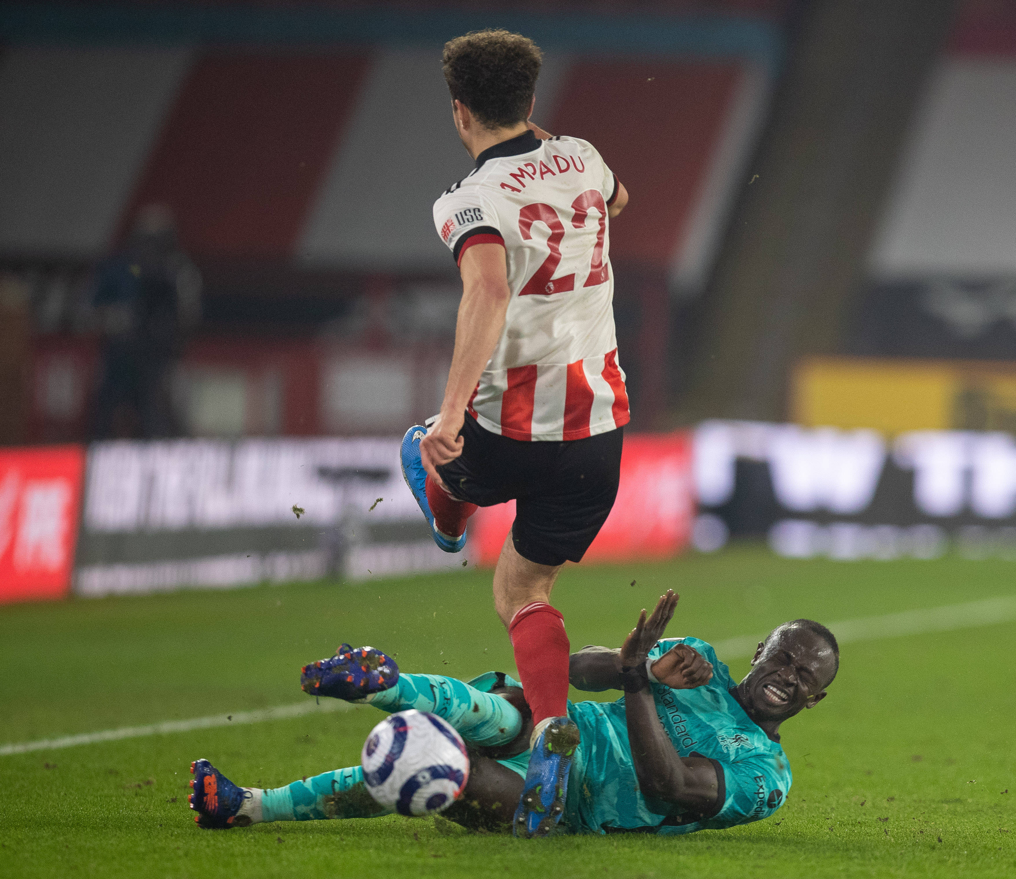 九游体育官网入口-谢菲联客场平局，保级压力增大临近收官