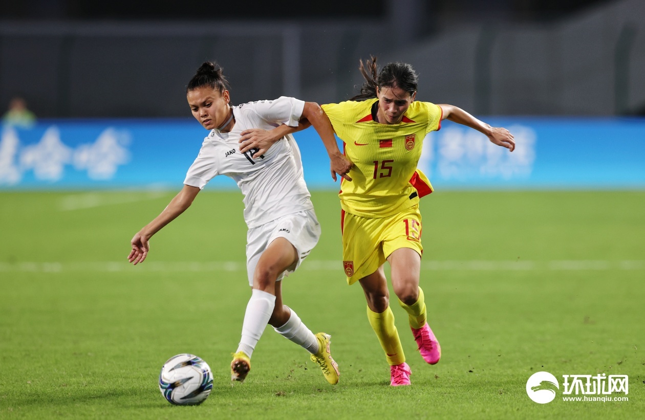女足比赛现场气氛火爆,中国队实力压倒的简单介绍 女足比赛现场气氛火爆,中国队实力压倒的简单介绍