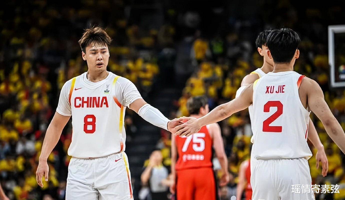 陕西男篮在比赛中展现出强大的团队实力 陕西男篮在比赛中展现出强大的团队实力