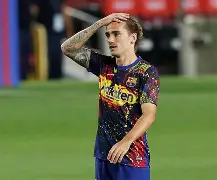 包含巴萨前锋格列兹曼破铁框，队员齐心守护渐进的词条