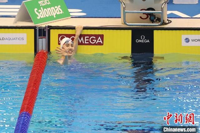 日本选手创造新纪录获得游泳金牌 日本选手创造新纪录获得游泳金牌