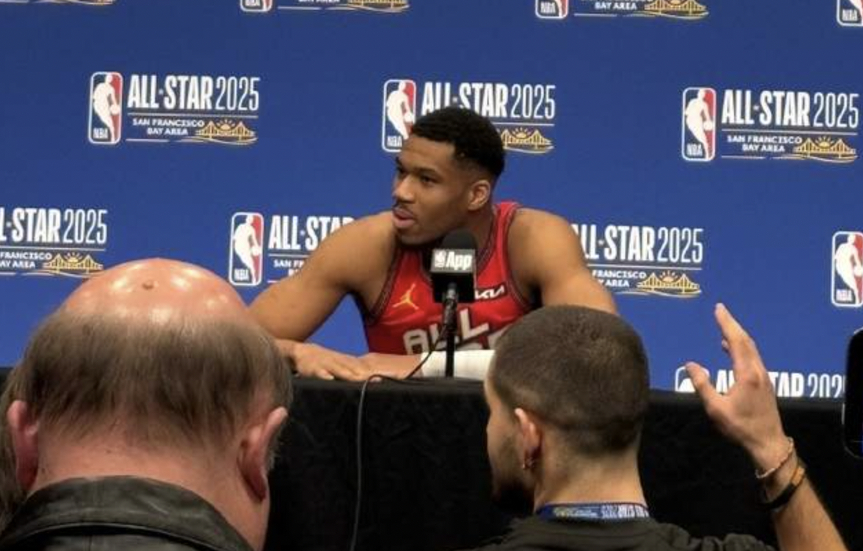 包含雄鹿球员字母哥：继续展露统治力的词条