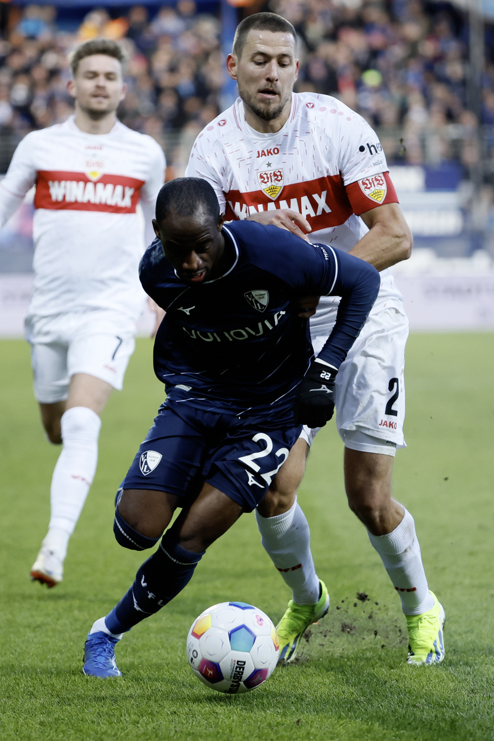 九游体育亚洲官网-斯图加特队球员在比赛中尽展技术特点