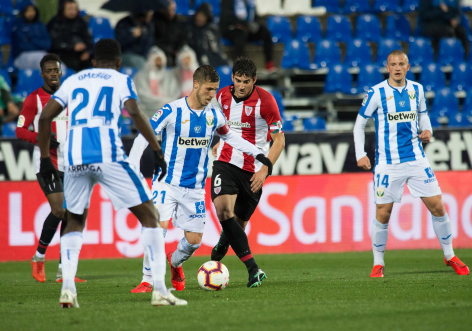 九游体育-瓦伦西亚客场大胜莱加内斯，结束连败