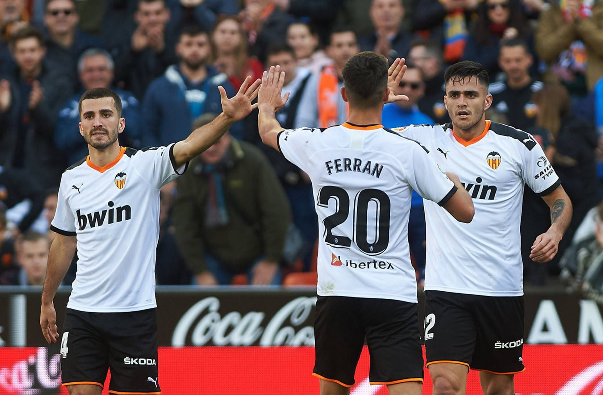 瓦伦西亚客场大胜莱加内斯,结束连败 瓦伦西亚客场大胜莱加内斯,结束连败