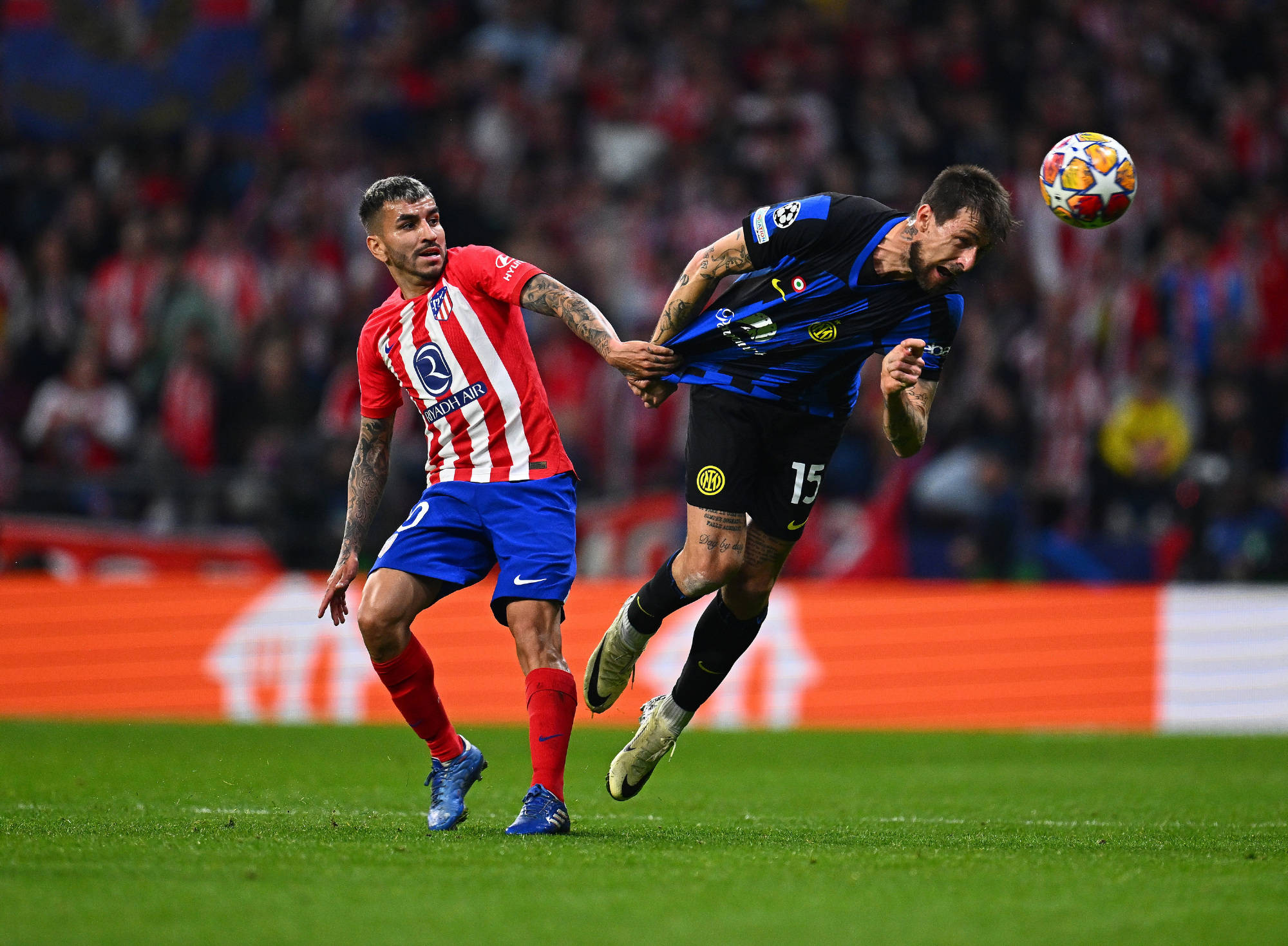 九游体育入口-足球大赛风云再起，球队实力对垒激烈