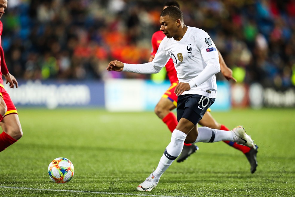 九游体育中国官网-塞浦路斯惊险晋级，欧洲杯资格赛次轮备受关注