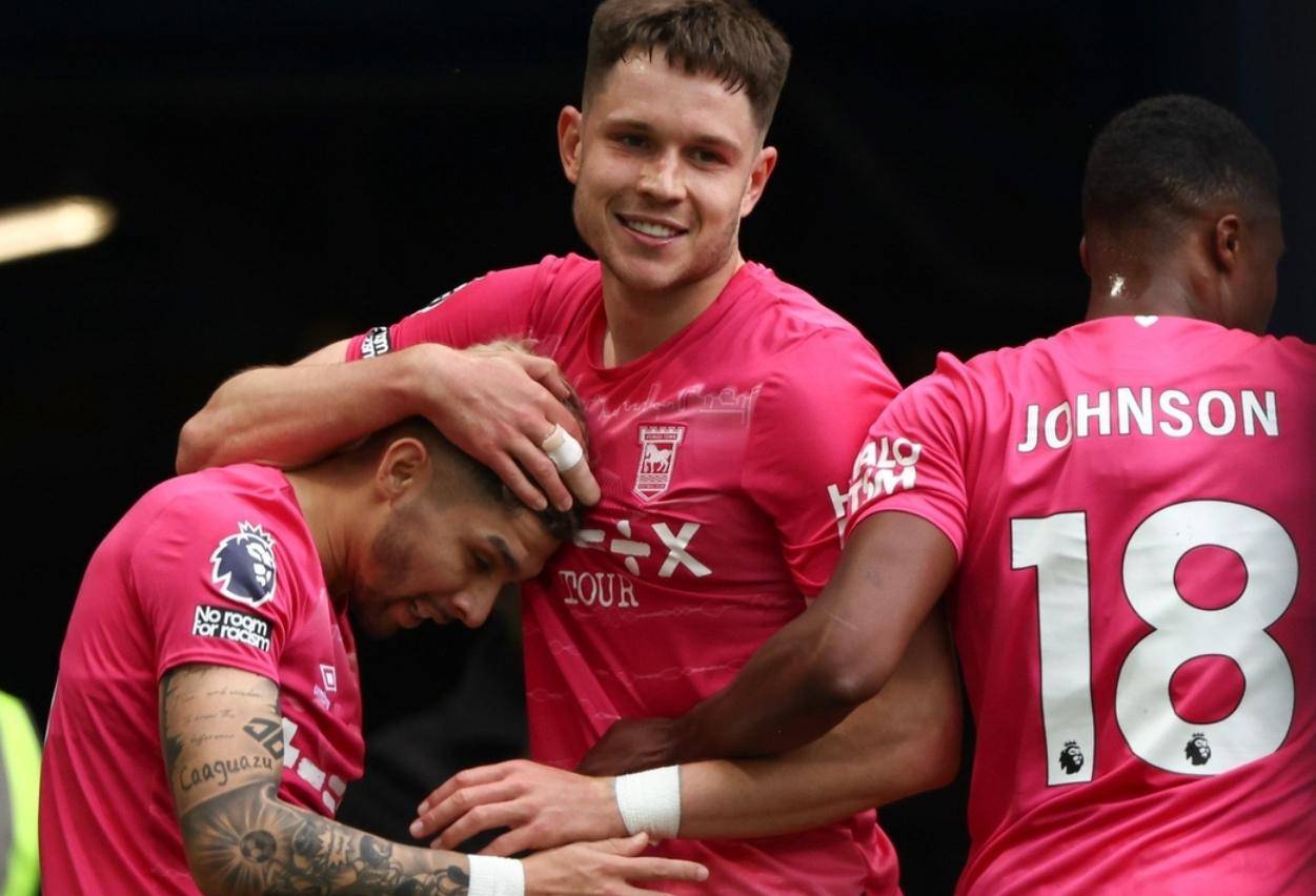 传奇降临!桑乔梅开二度助球队晋级 传奇降临!桑乔梅开二度助球队晋级