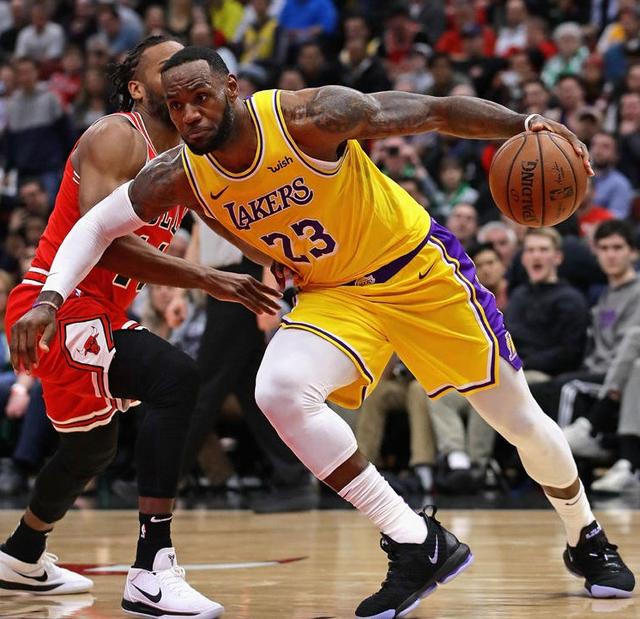 包含塞维利亚客场惊险逆转，保住前四悬念的词条