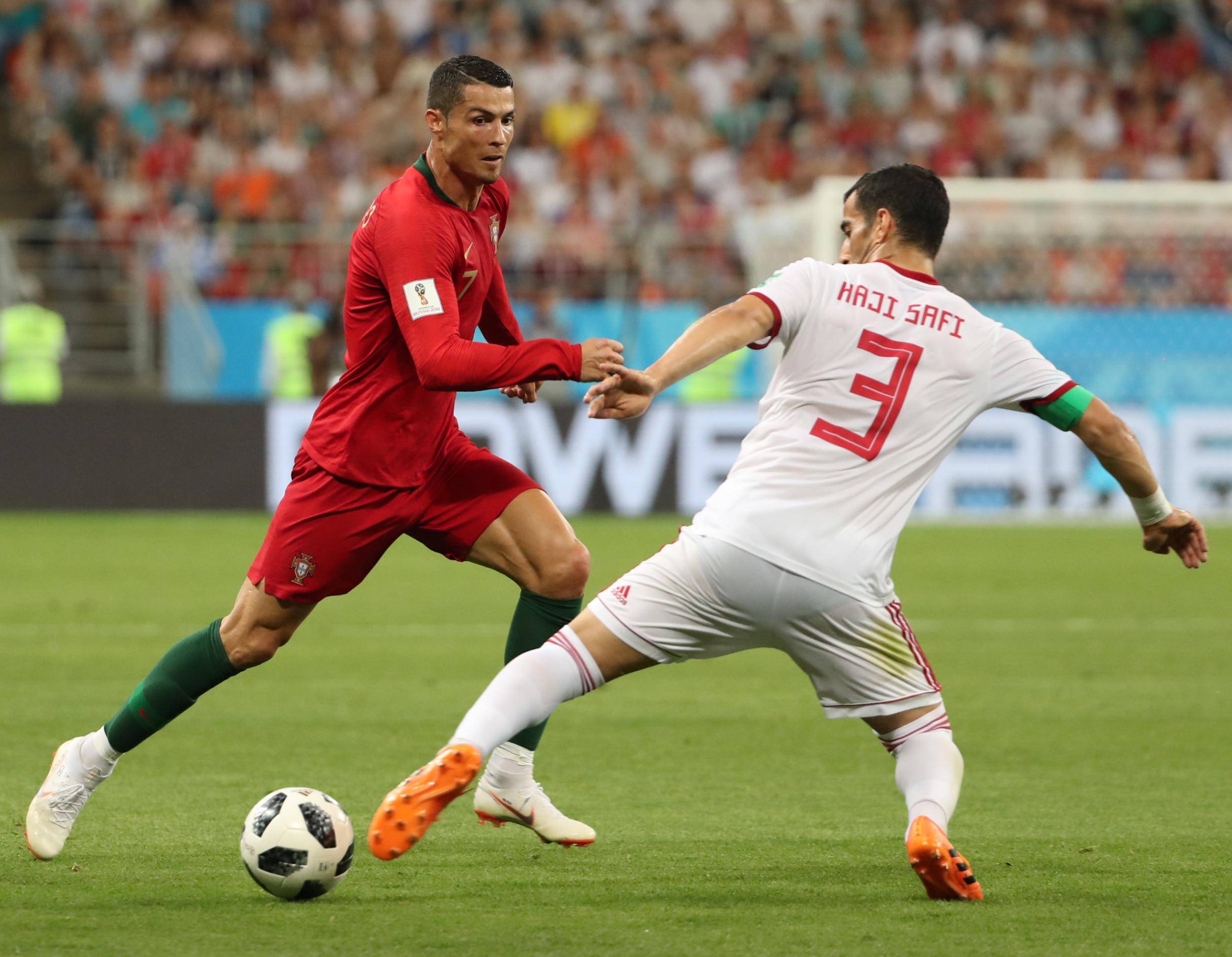 九游体育官方入口-关于欧洲国家足球赛中球员风采尽显，场面激动人心的信息