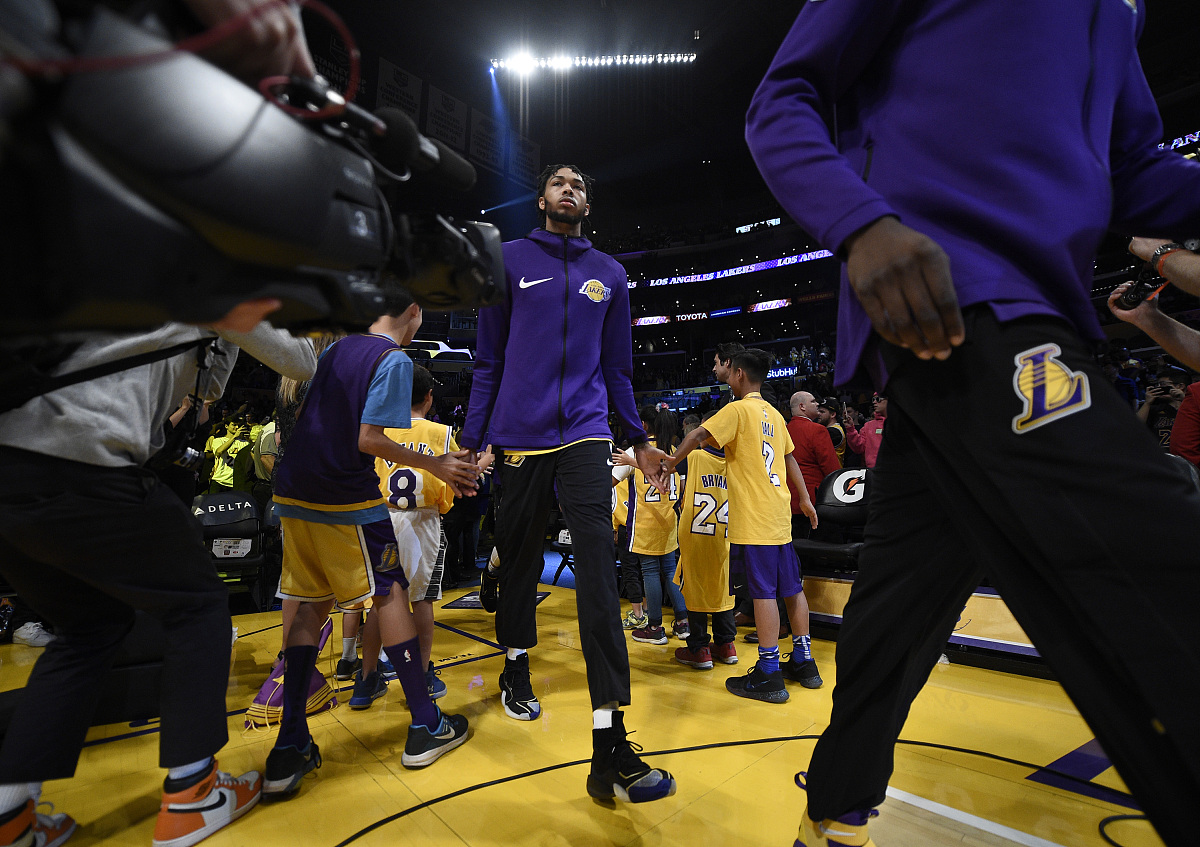 关键球员因伤缺阵，球队遇到困难