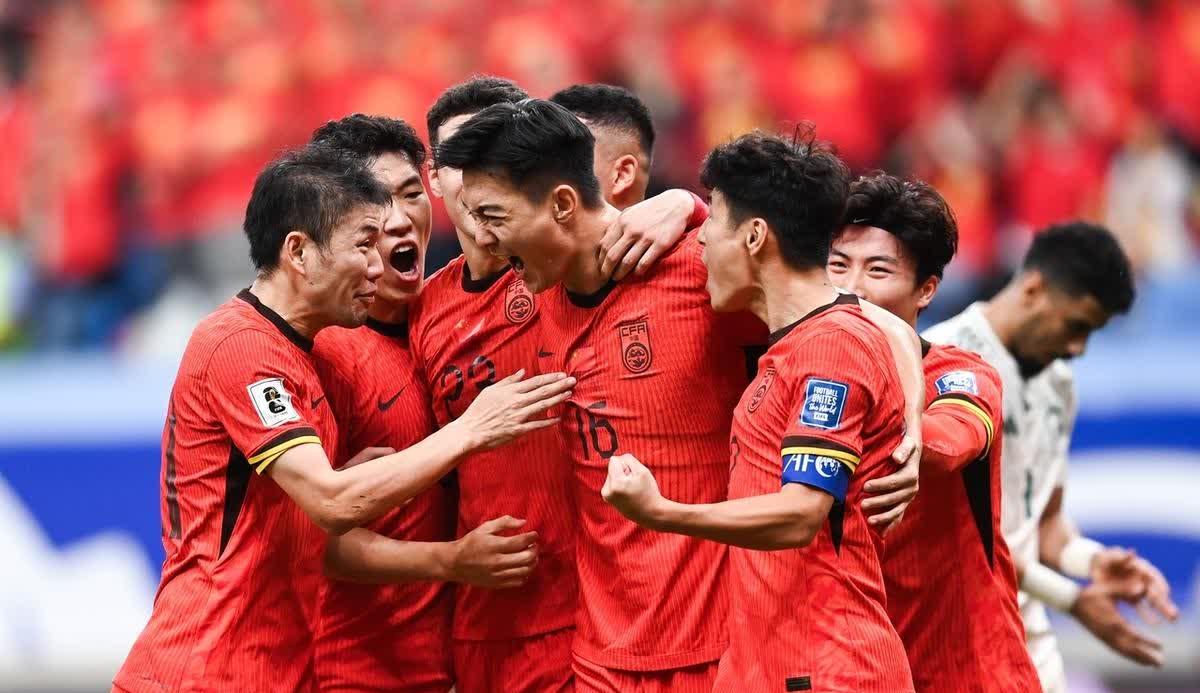 亚洲杯赛事精彩纷呈，球迷热情高涨