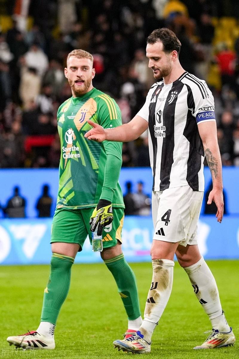 包含都灵队击败对手，球员表现备受赞誉的词条