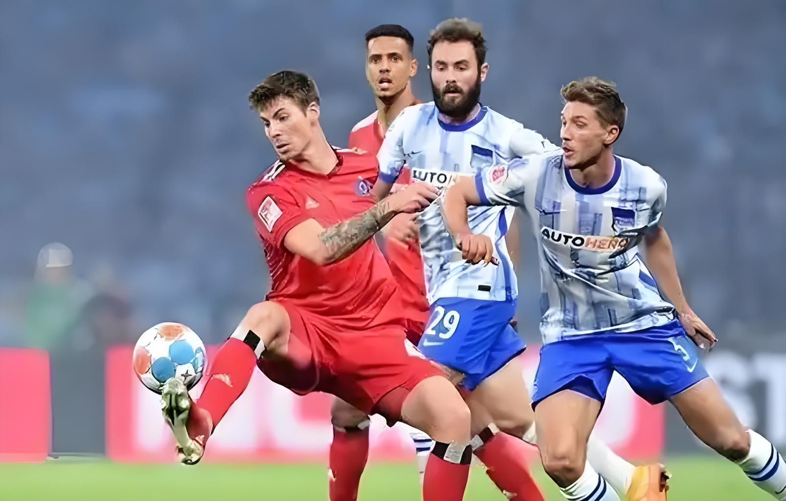 柏林队迎来胜利,球迷热情接受狂欢 柏林队迎来胜利,球迷热情接受狂欢