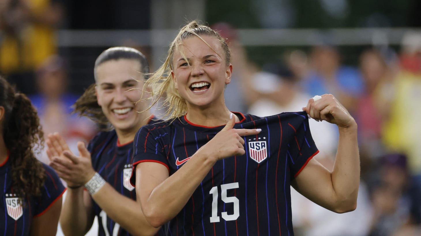 关于加拿大女足展现实力，成功晋级国际邀请赛半决赛的信息