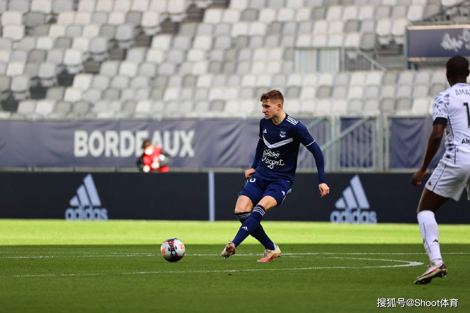 大巴黎客场战胜波尔多，继续领跑积分榜的简单介绍