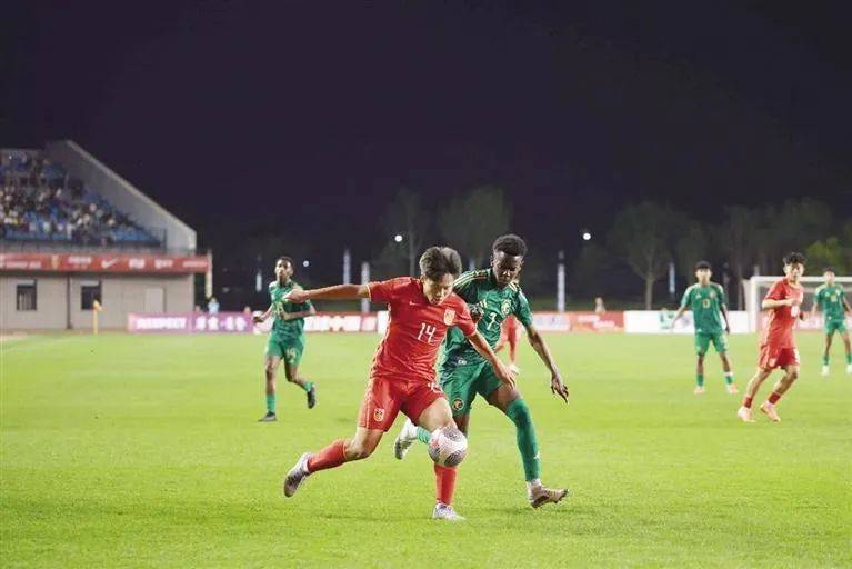 国内足球俱乐部在国际赛事中表现抢眼 国内足球俱乐部在国际赛事中表现抢眼