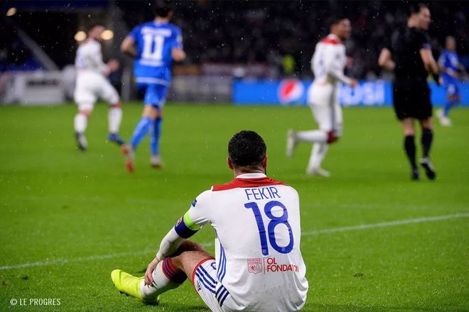 包含雷恩客场战平南特，保持不败纪录的词条