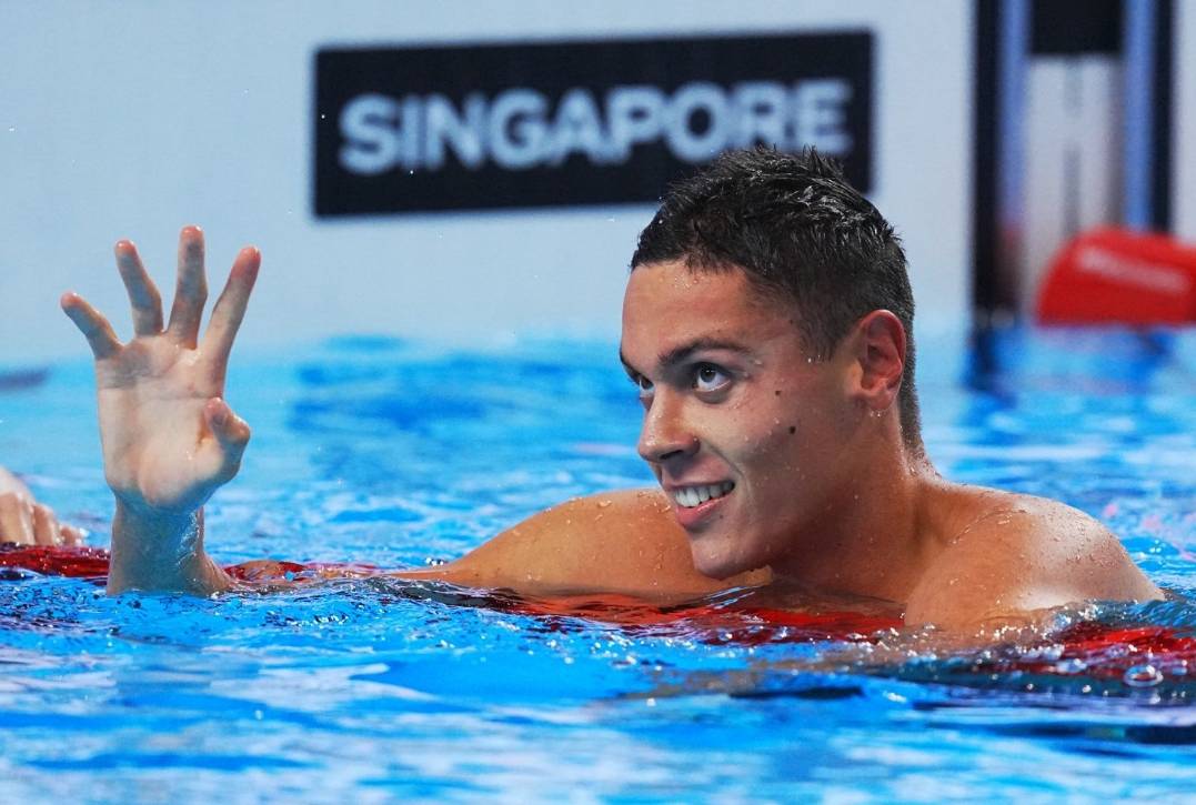 关于爱尔兰游泳冠军破纪录，勇夺金牌的信息