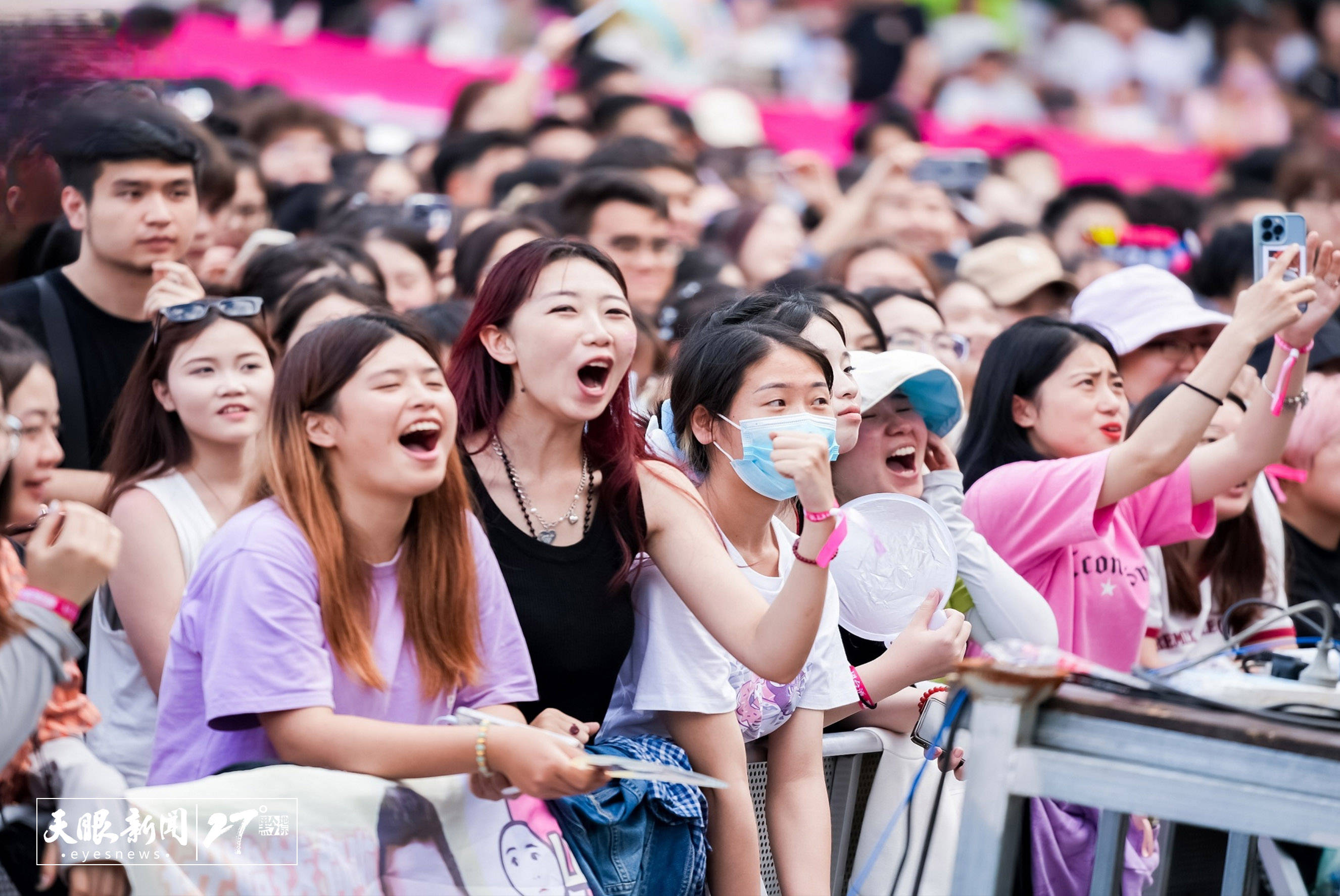 九游体育中国官网-观众欢呼再次响起，精彩连连