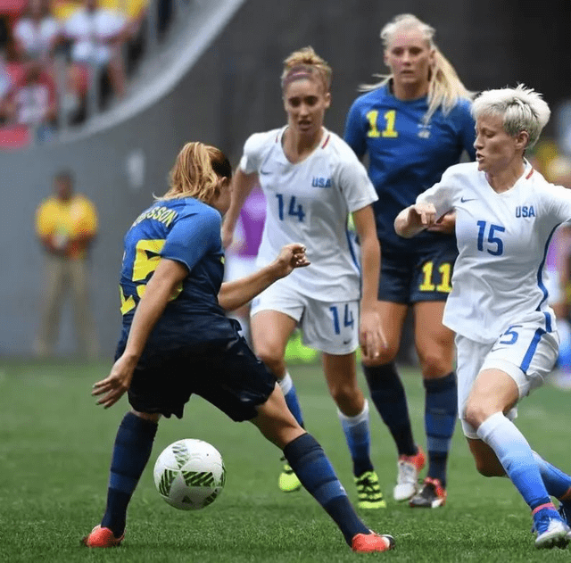 -瑞典队凭借出色表现成功晋级欧洲杯半决赛